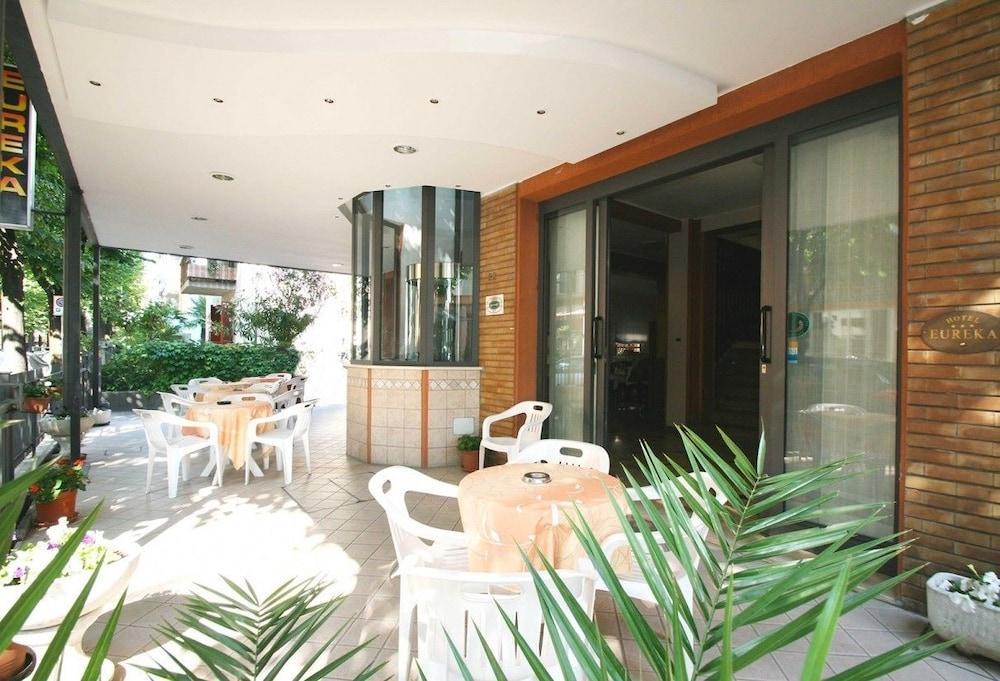 Hotel Eureka Римини Экстерьер фото
